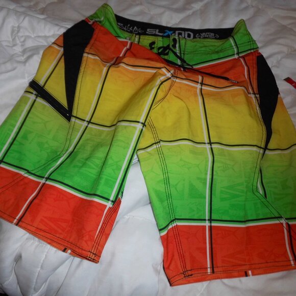 SALT‎ LIFE MENS BOARD SHORTS IN SZ 30 - Picture 2 of 10